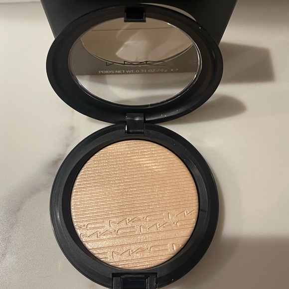 MAC Skinfinish highlighter - Picture 5 of 7